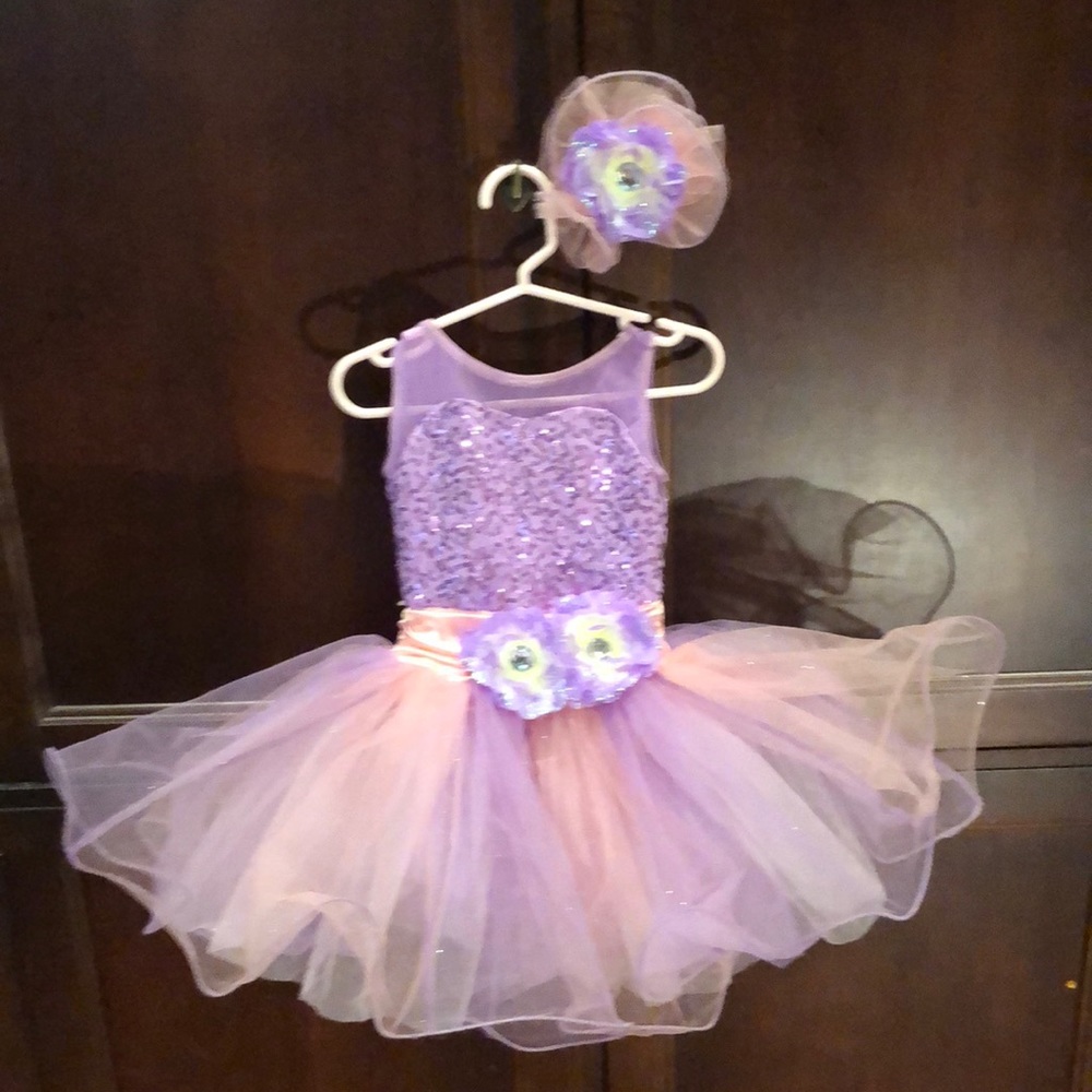 Play dress up dress also includes headpiece!